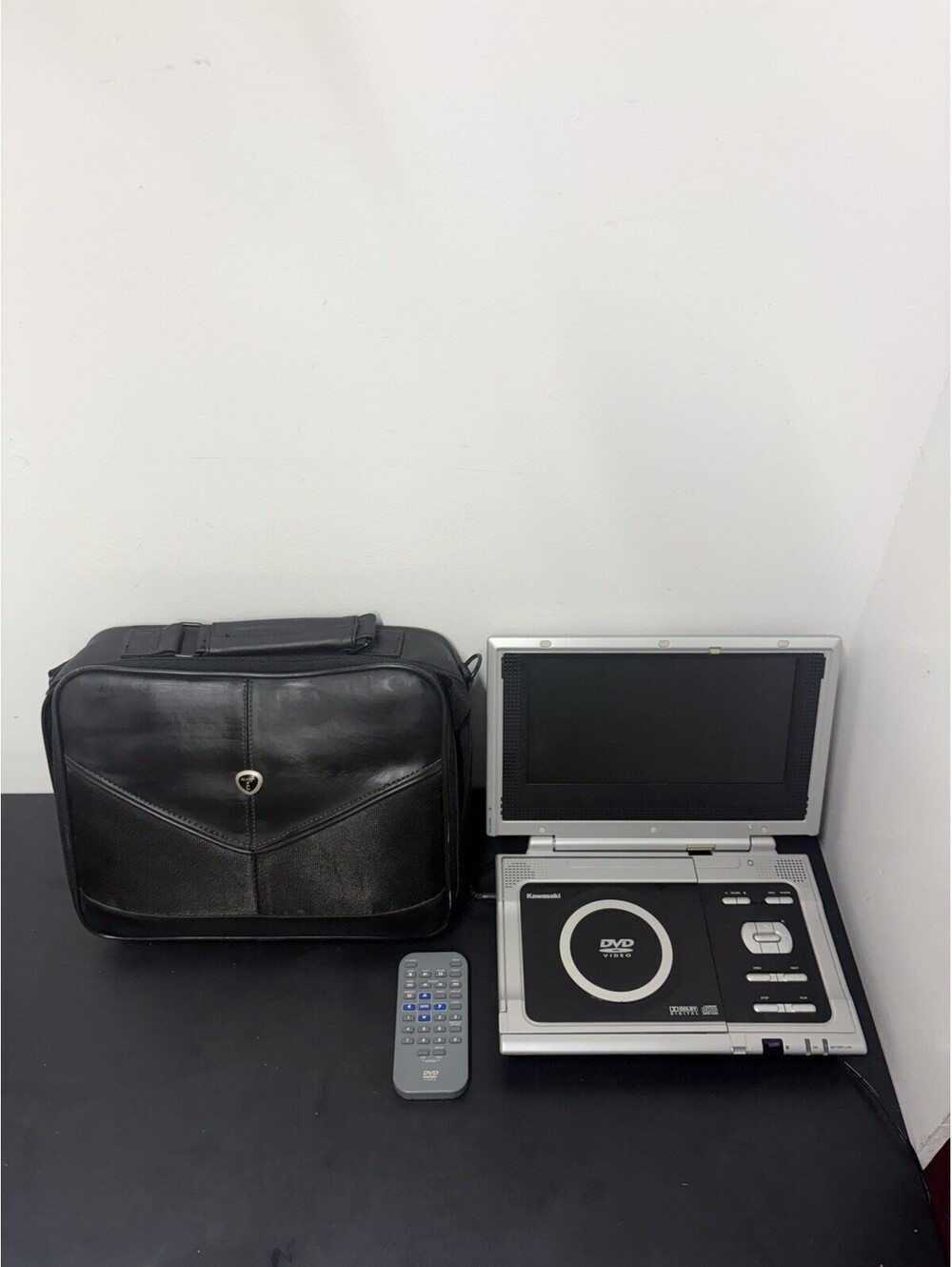 Kawasaki, PVS10921, 8.4” Portable DVD Player w/ Remote, Case, & Cord - TESTED